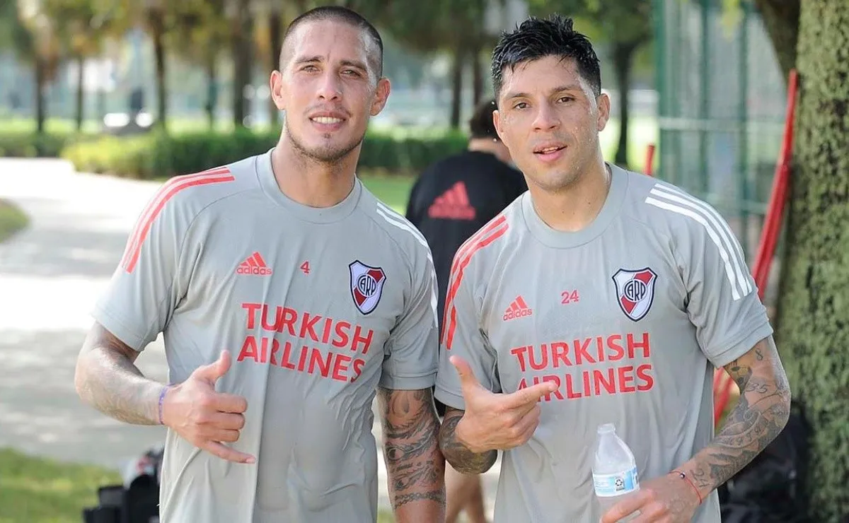 Jonatan Maidana junto a Enzo Pérez tras el entrenamiento de este miércoles en la pretemporada que el plantel realiza en Orlando.