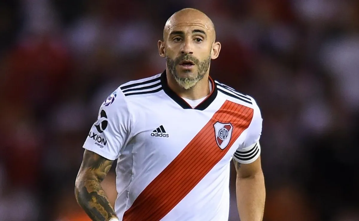 El contrato del defensor con River finaliza en 10 días.