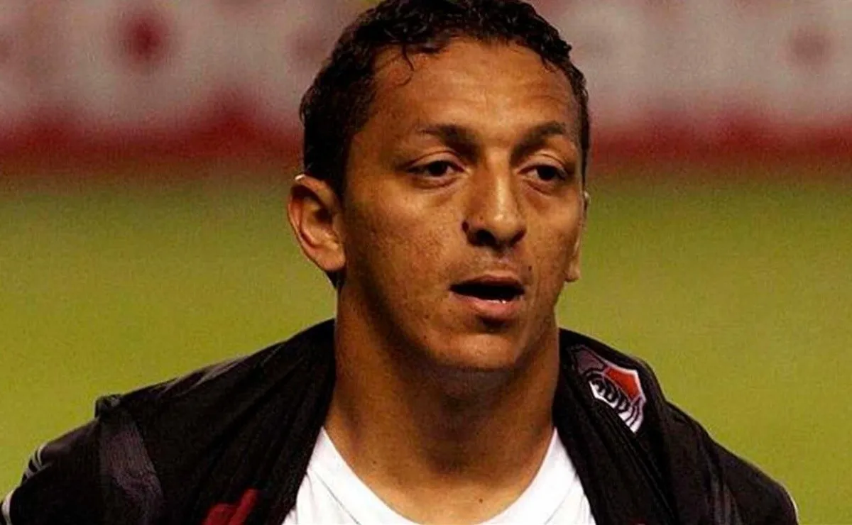 Jairo Patiño, el ex River que atraviesa su cuarta experiencia como director técnico, actualmente se encuentra dirigiendo a Real Cartagena.