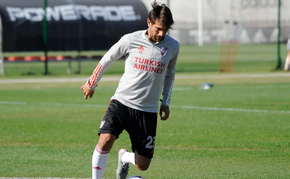Leonardo Ponzio presentó una miocarditis tras superar el Covid y no podrá viajar a la pretemporada en USA. Cuándo podría volver a entrenarse el capitán.