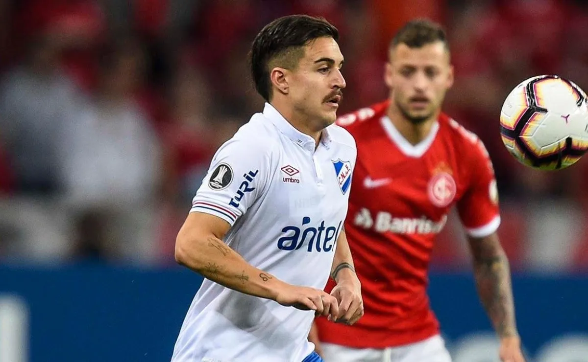 Gabriel Neves ya había sonado en River en diciembre de 2020 y ahora que se liberan dos cupos extranjeros vuelve a estar en la órbita del Millonario.