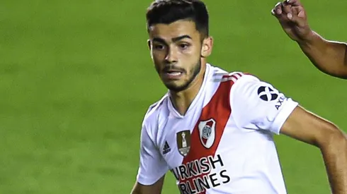 Santiago Simón habló de su debut en River, su vínculo con Marcelo Gallardo, la amistad que tiene con Agustín Palavecino, su versatilidad en la cancha y la vez que jugó con Messi.
