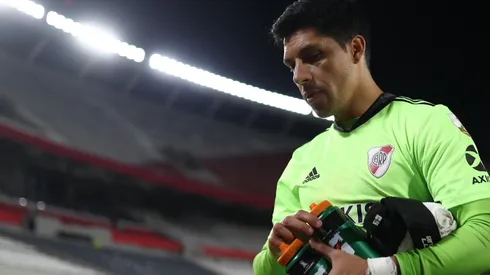 Enzo Pérez fue homenajeado en el Día del arquero argentino, recibió regalos y además realizó un posteo para sus "colegas".