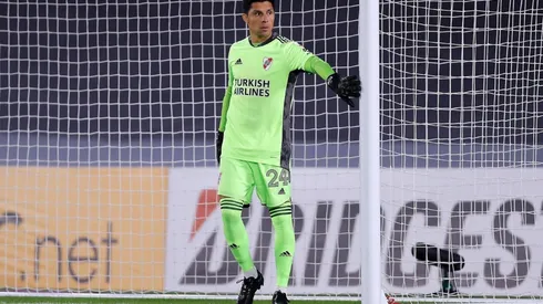 La marca que viste a River pondrá a la venta el buzo verde que utilizó Enzo Pérez cuando atajó ante Santa Fe por la Copa Libertadores.