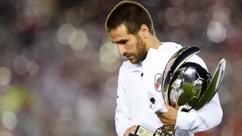 El León con el trofeo de la Supercopa 2018.