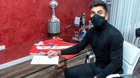 El Bicho volvió a las prácticas y sumó una incorporación en la mitad de la cancha.