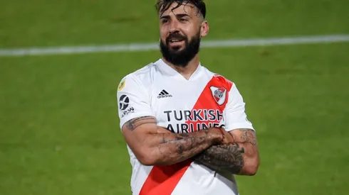 Lucas Pratto fue saludado por todo el mundo River.