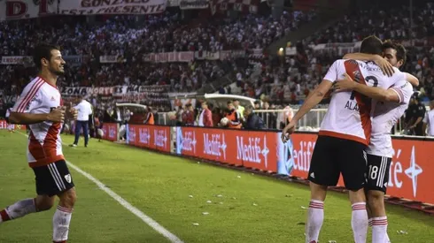 Camilo Mayada jugó con un diseño anterior en un partido con Independiente.