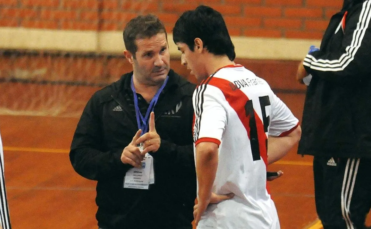 Eduardo Dady Gallardo en su época de DT en River.