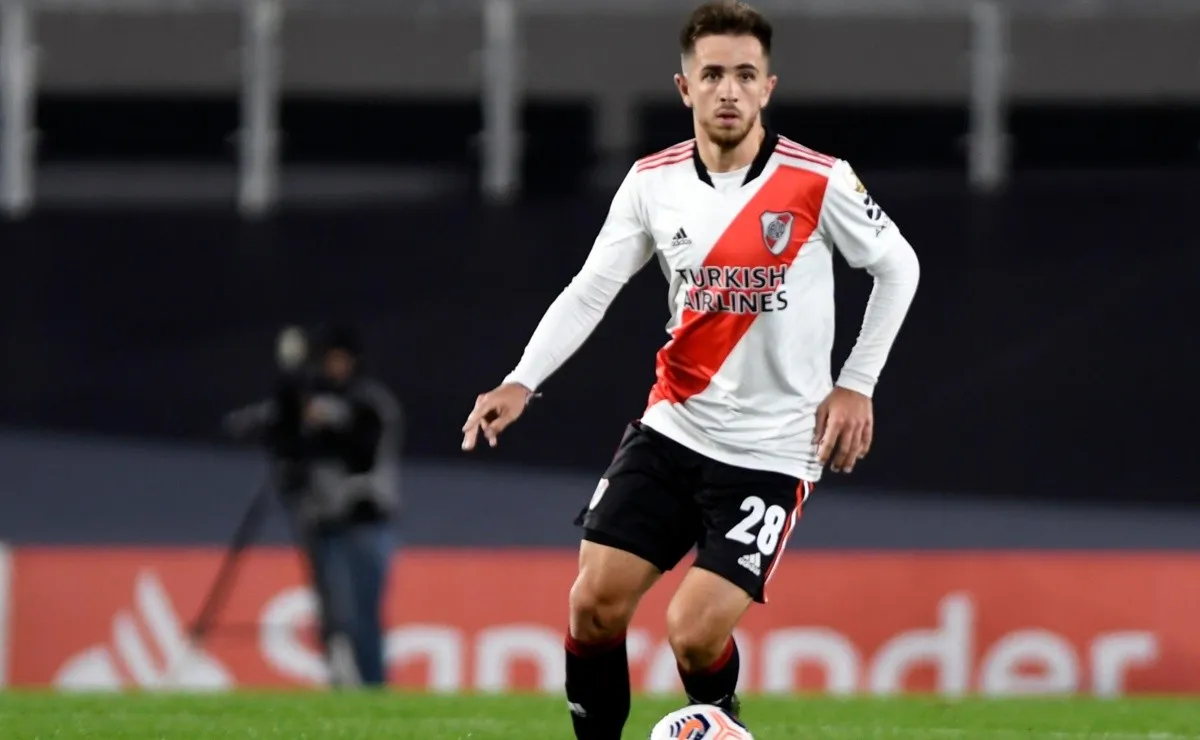 Felipe Peña Biafore contó cómo fueron sus años como alumno en el Instituto River Plate en el que llegó a ser abanderado y en qué lo ayuda la matemática para jugar.