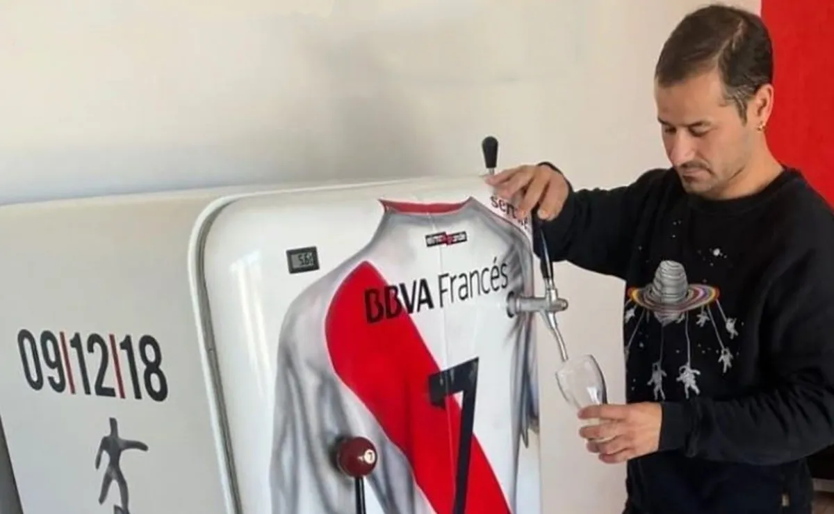 El uruguayo probando su nueva adquisición.