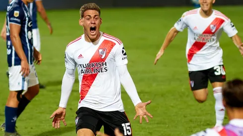 El delantero es fanático de los aviones e incluso toma clases de vuelo.