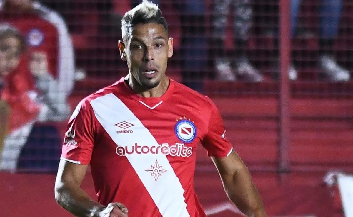 Jonathan Sandoval, referente de Argentinos Juniors palpitó el cruce ante River por los octavos de final de la Copa Libertadores.
