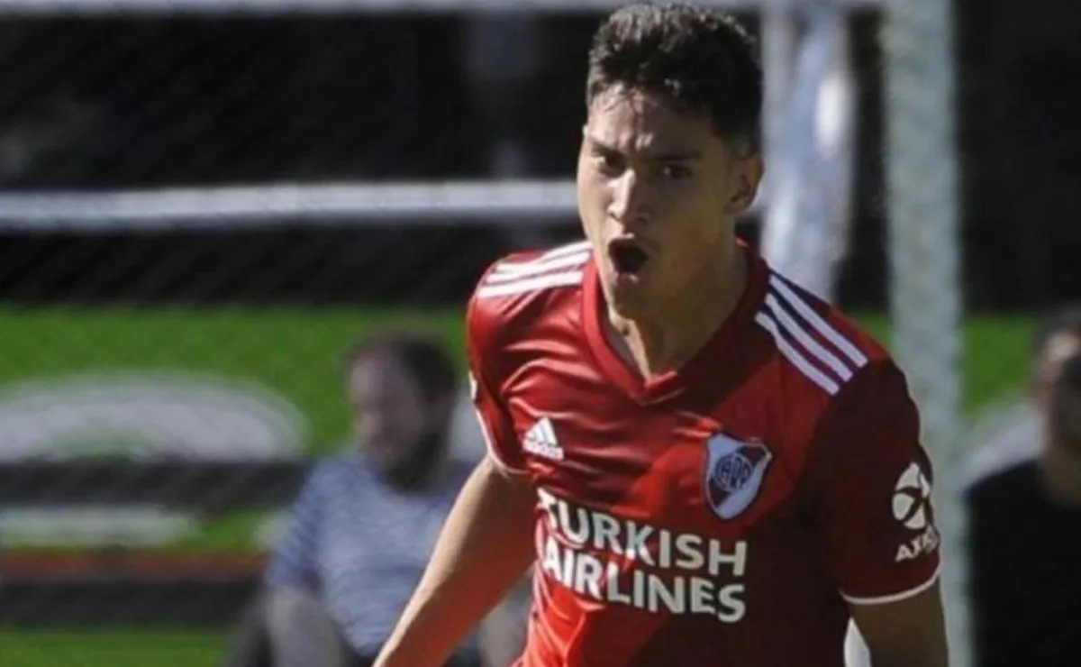 Londoño Bedoya firmó su primer vínculo con River hasta fines del 2024.