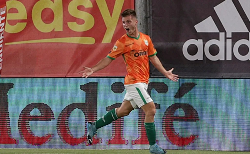 El volante la rompió en Banfield.