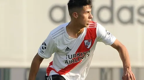 Tomás Galván debutó oficialmente en la Bombonera, por la Copa de la Liga Profesional