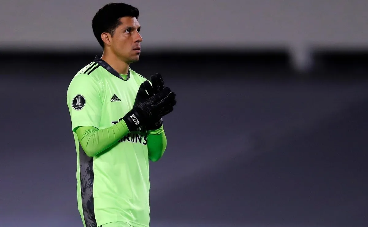La noche soñada de River contra Santa Fe por la Copa Libertadores con Enzo Pérez como arquero llegó al Pro Evolution Soccer.
