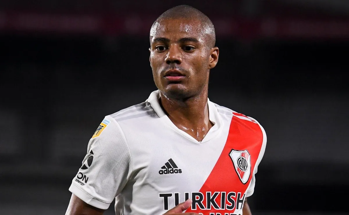 Nicolás De La Cruz intentará viajar a Uruguay en las próximas horas.