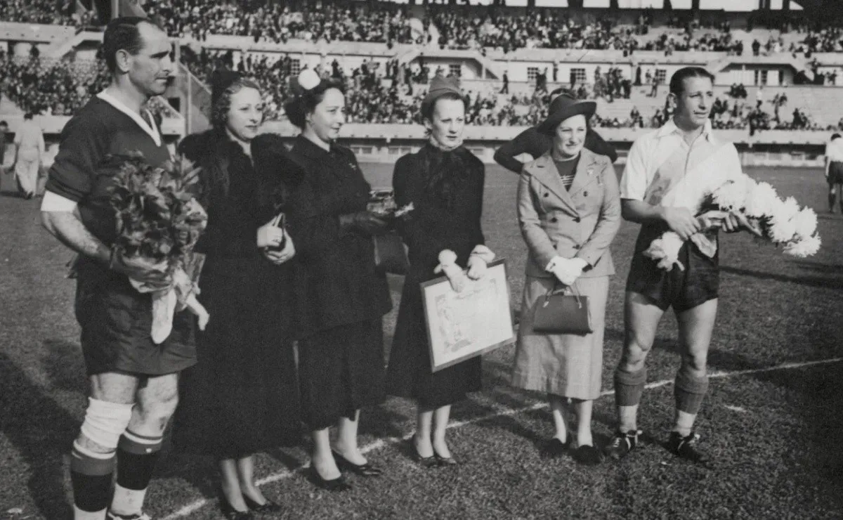 El momento previo al inicio de aquel partido histórico en el Monumental frente a Independiente.