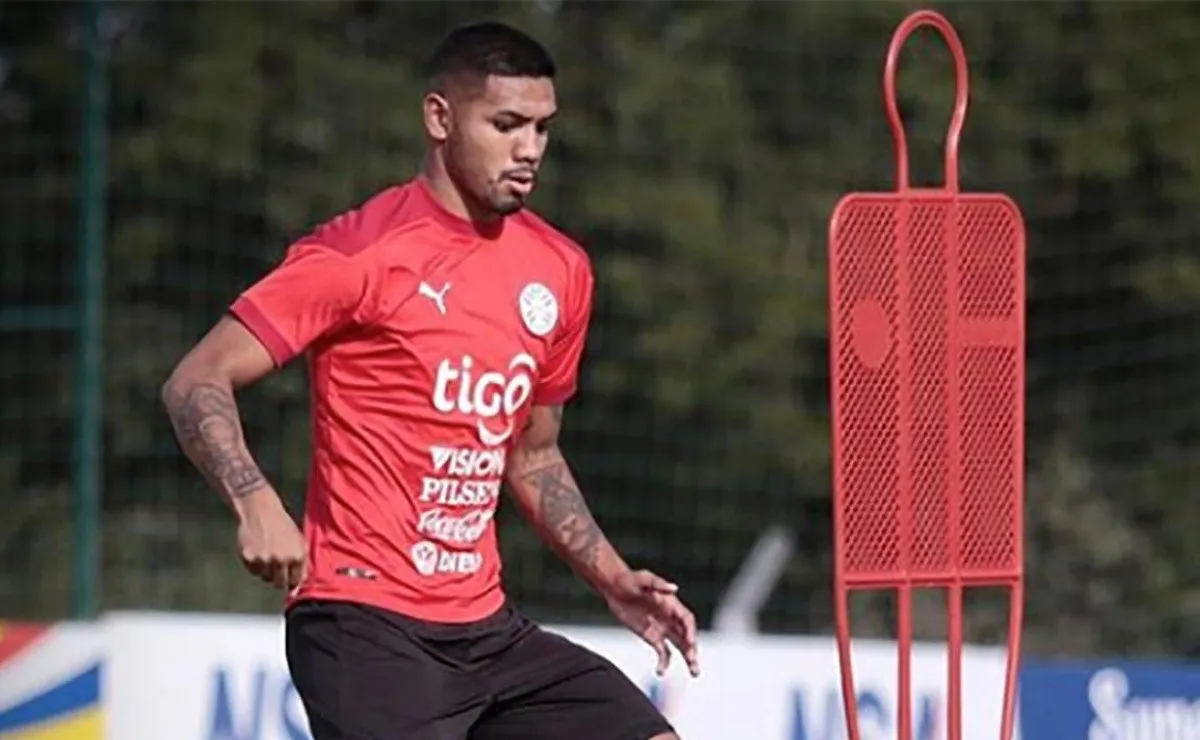 El defensor practicó por primera vez en la Selección de Paraguay.