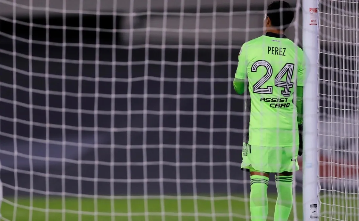 Enzo Pérez hizo historia en el arco de River