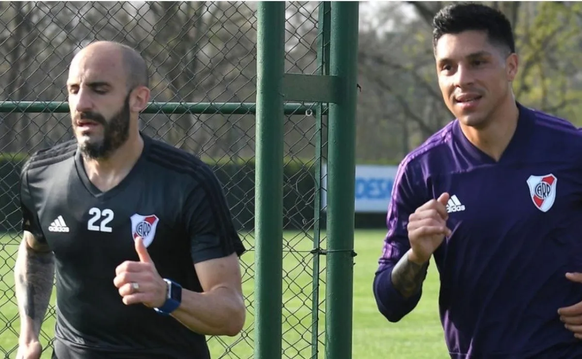 Enzo Pérez y Pinola tienen chances de jugar mañana en la Copa Libertadores.