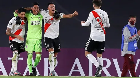 Los futbolistas que no pudieron estar presentes quisieron homenajear a sus compañeros