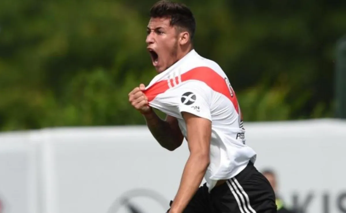 Tomás Lecanda tiene 21 años y es marcador central de la Reserva