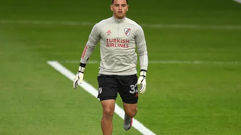 Apareció un video de Leonardo Díaz, arquero de River que debutó ante Boca en la Bombonera por la Copa de la Liga, atajando un penal en su barrio.