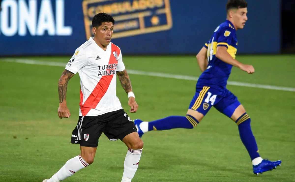 Enzo pidió el campo sobre el final del primer tiempo en La Bombonera.