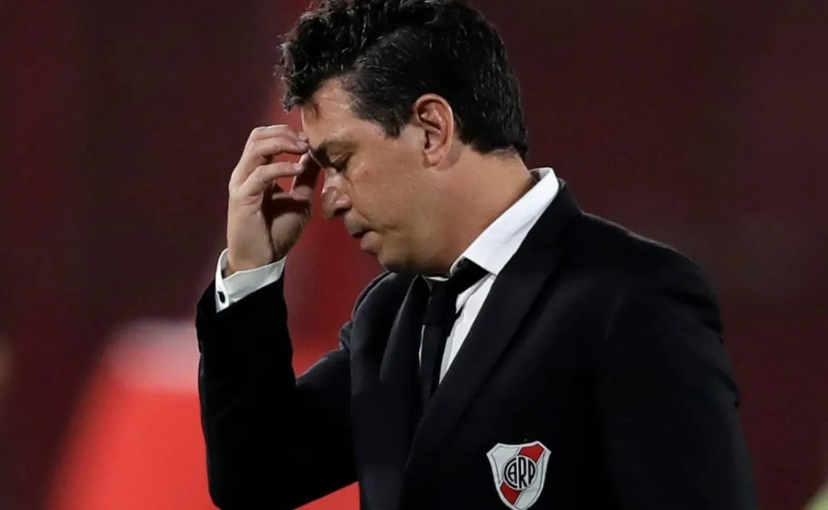 Marcelo Galalrdo tiene a disposición 14 jugadores a esta hora, y ninguno de ellos es arquero.