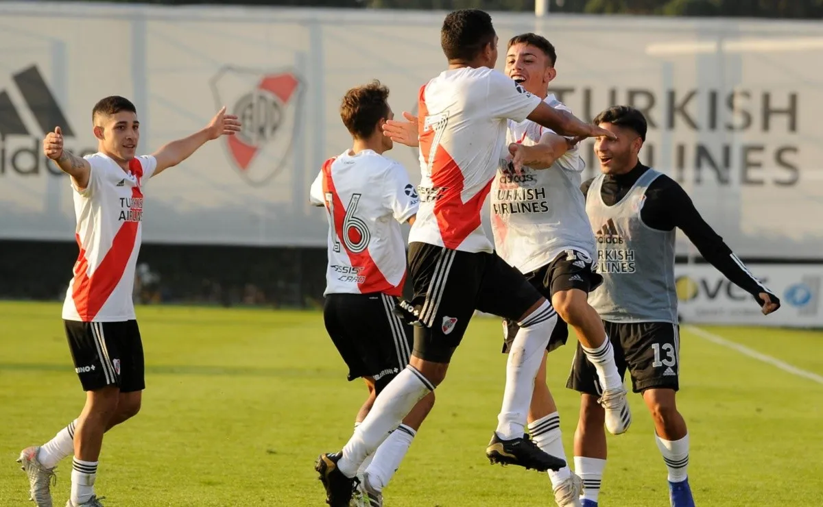 El Millonario eliminó al Rojo y avanzó a semifinales del torneo de Reserva.
