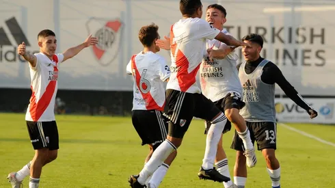 El Millonario eliminó al Rojo y avanzó a semifinales del torneo de Reserva.