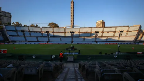 El Estadio Centenario tiene una capacidad para 60235 espectadores.