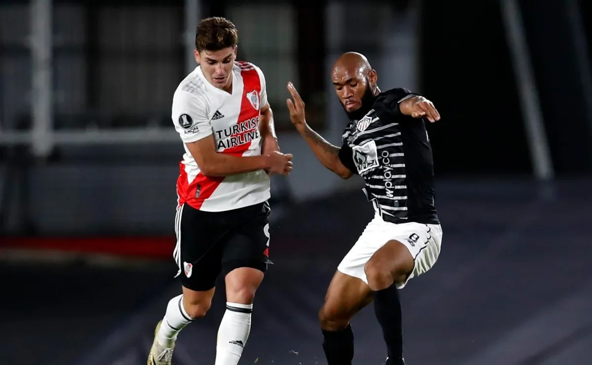 Con un triunfo, River pondría un pie en la próxima ronda.