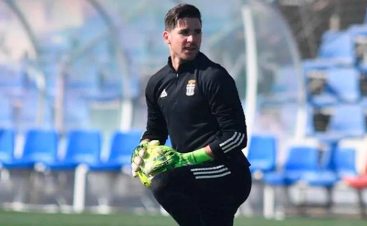 Leandro Chichizola se encuentra en el Cartagena de España, le tiró buena onda al equipo de cara al superclásico y habló del buen presente de Armani.