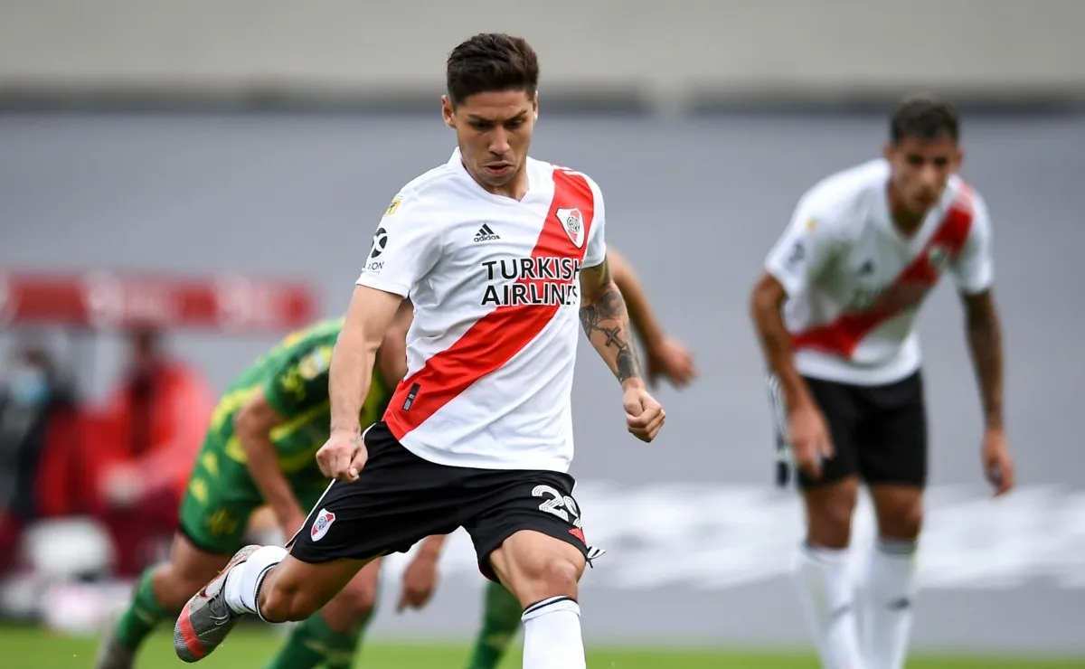 El lateral derecho marcó el primer gol de la tarde en el Monumental.