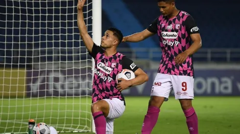 El equipo colombiano enfrenta a River después de haber sido eliminado en la Liga Colombiana.