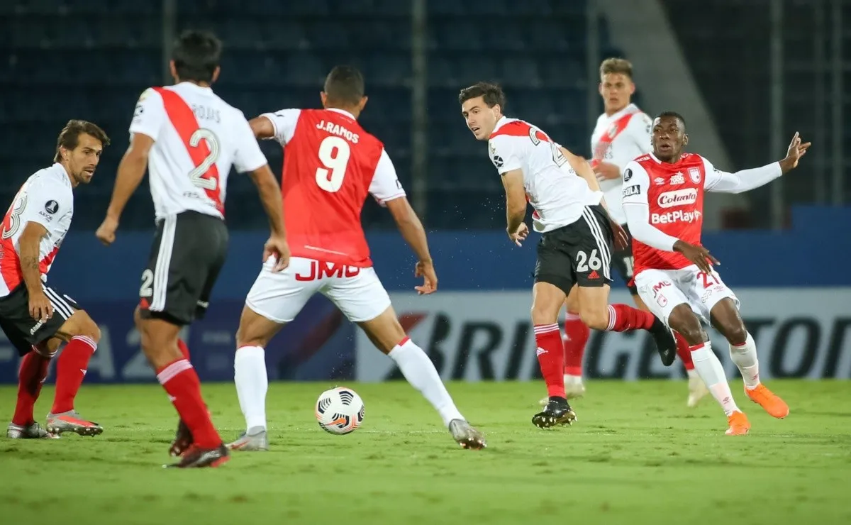 River e Independiente Santa Fe se enfrentan en Paraguay en la continuidad de la Copa Libertadores.