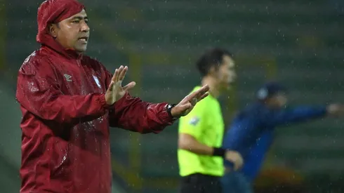 El DT del equipo colombiano se refirió al cambio de sede para el partido con River.