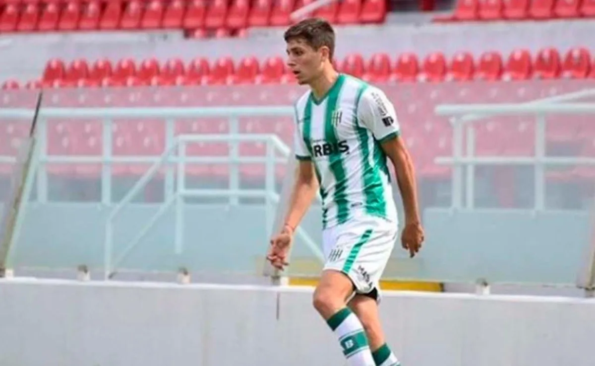 Juan Manuel Cruz, delantero de Banfield que este domingo enfrenta a River, cuenta cómo fue su paso por el Más Grande y además asegura que admira a Borré.