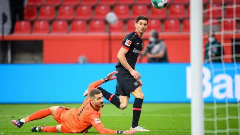 Lucas Alario convirtió en la victoria del Bayer Leverkusen por 3 a 1 ante el Frankfurt por la fecha número 31 de la Bundesliga.