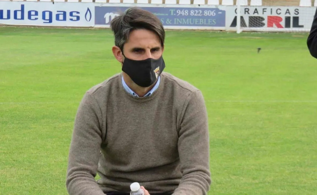 Guillermo Pereyra en la presentación en su nuevo cargo como director deportivo del Tudelano.