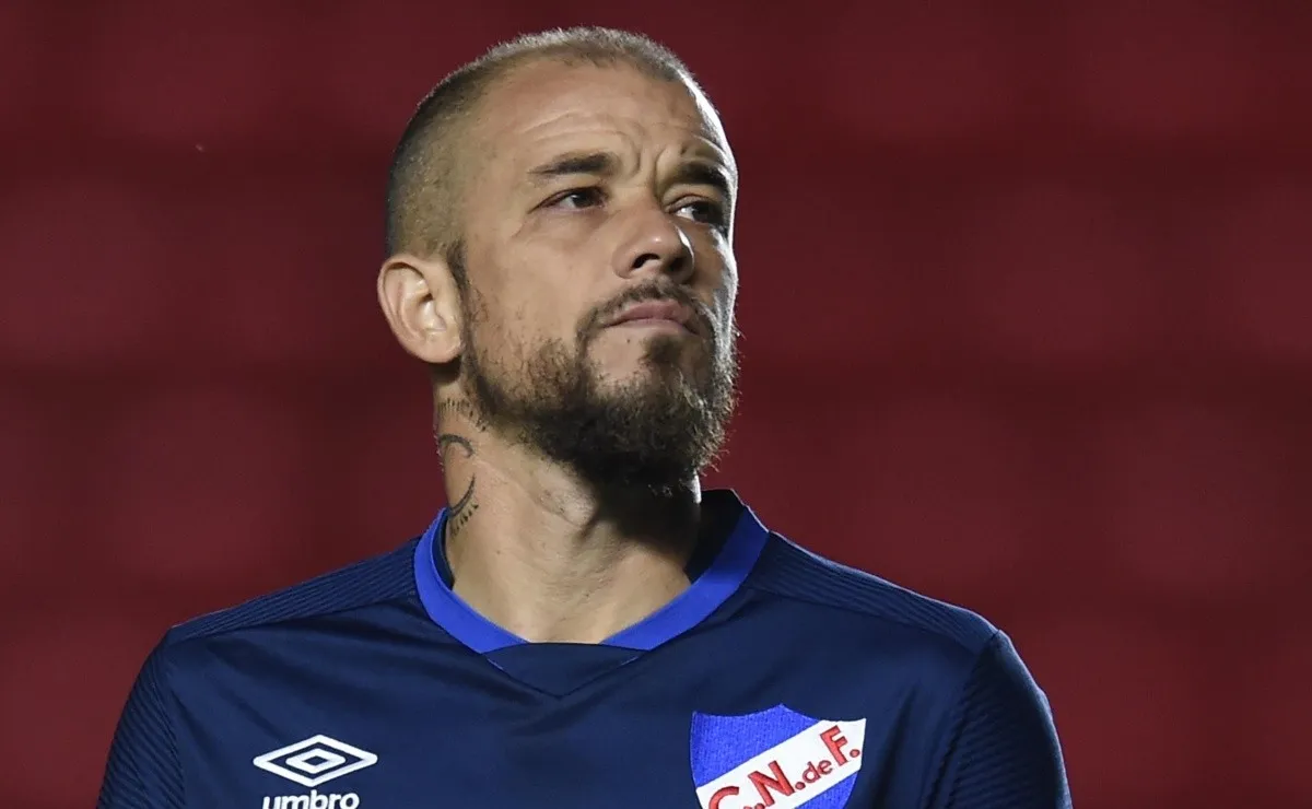 El Cabezón jugó los 90 minutos en la derrota de Nacional ante Argentinos Juniors por 2 a 0.