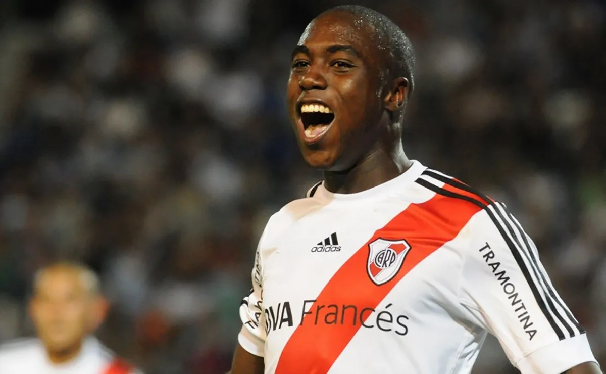 El defensor fue transferido al Basilea de Suiza en julio de 2017, dejando cuatro millones de dólares en las arcas de River.