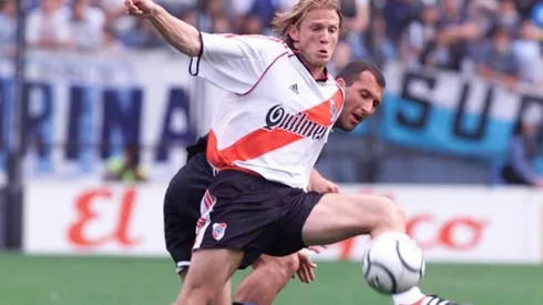 Gustavo Lombardi en el Apertura 2000 con River.
