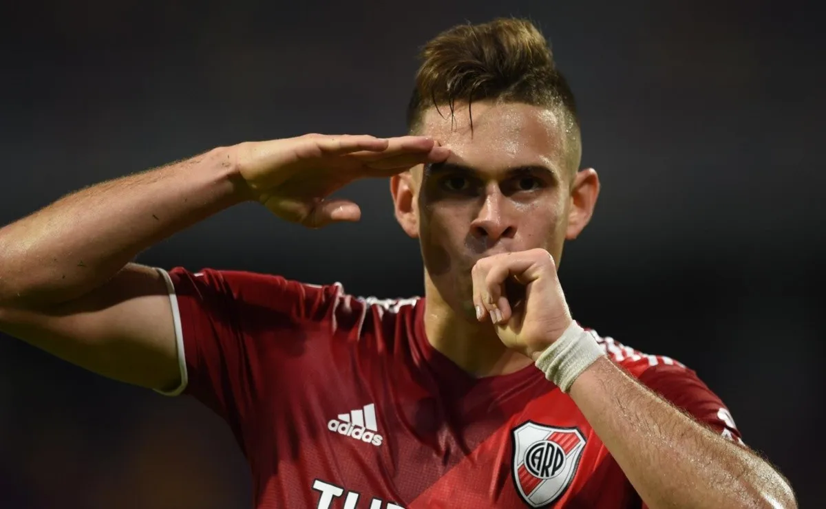 El colombiano marcó dos tantos ante Central Córdoba y llegó a siete para ser el máximo goleador del torneo.