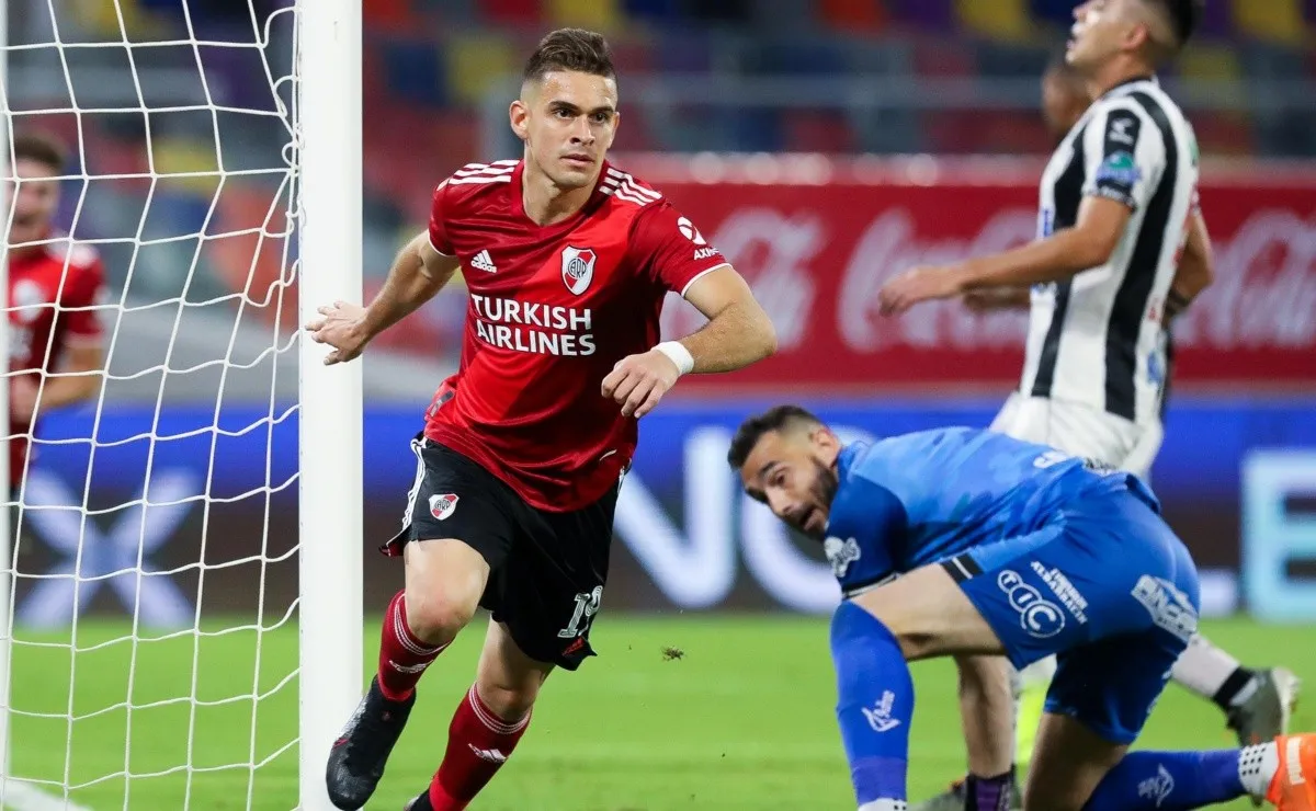 River enfrenta a Central Córdoba de Santiago del Estero en el Estadio Único Madre de Ciudades por la décima fecha de la Copa de la Liga Profesional.