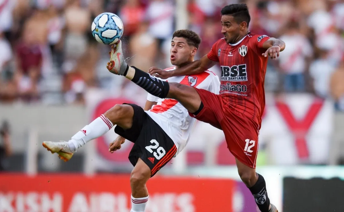 River visita a Central Córdoba de Santiago del Estero en el Estadio Único Madre de Ciudades por la décima fecha de la Copa de la Liga Profesional.