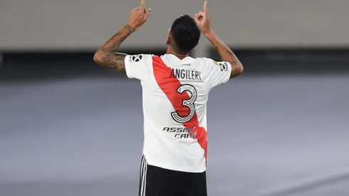 El festejo de Fabrizio Angileri, con dedicatoria para su papá mirando al cielo.